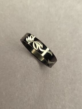 Black Stainless Steel Floral Pattern Band